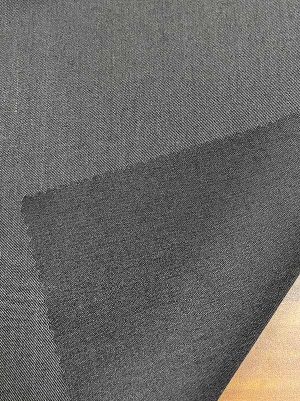 LÃ COMO TECIDO AH-71723 65%T+32%R+3%WFlano e liso, pode refletir os finos traços têxteis e mostrar o temperamento nobre do tecido.